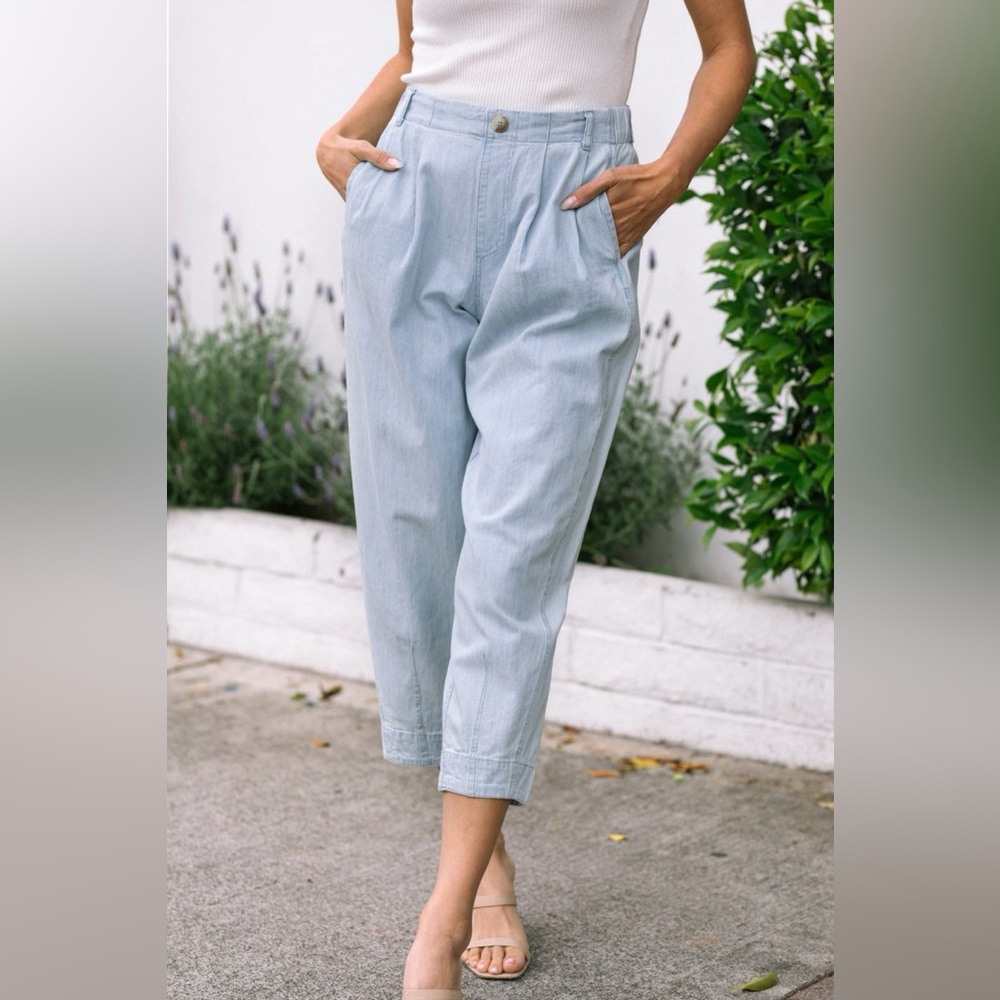 Light Blue Women's Cropped Pants